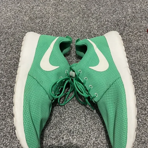 Nike Roshe Run Gamma Green 2017 size 11 - Picture 2 of 8